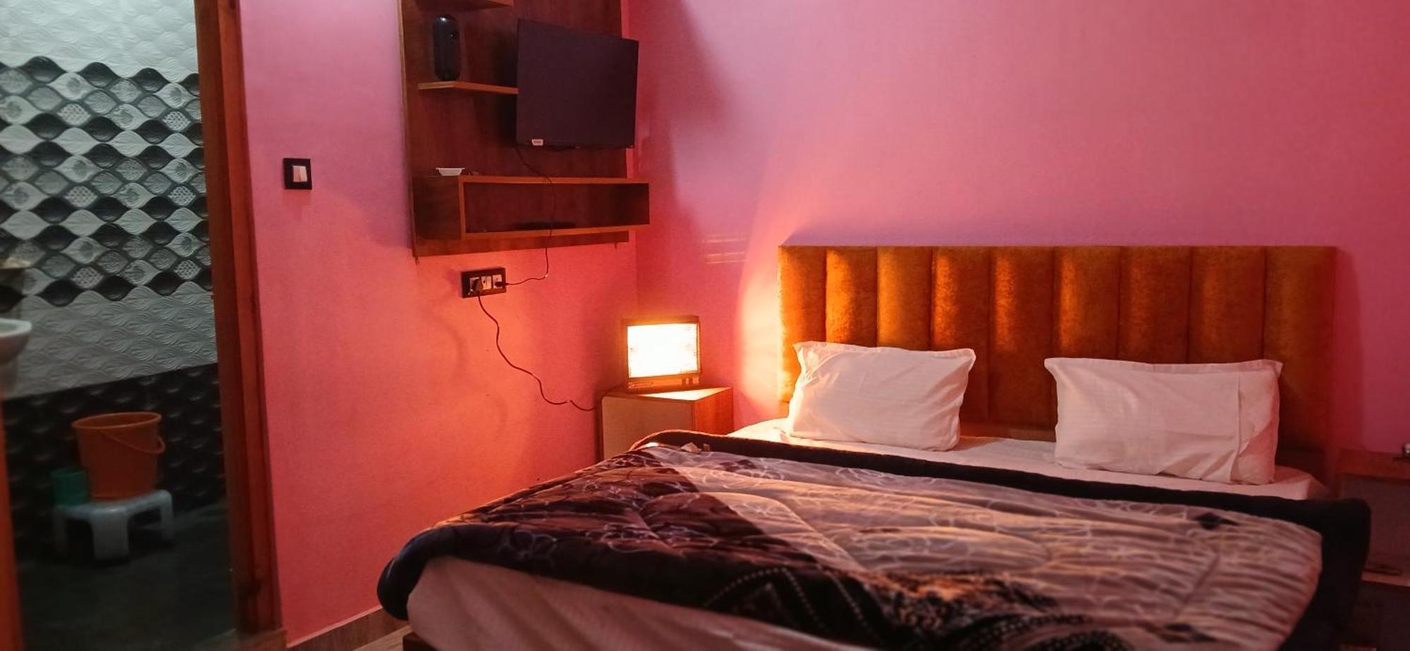 Golden Valley Hotel Kasol Buitenkant foto